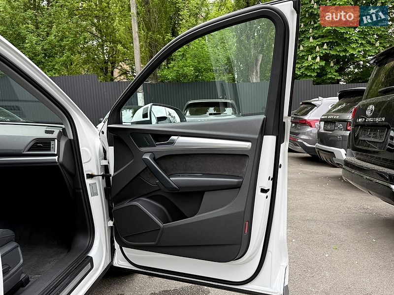 Внедорожник / Кроссовер Audi Q5 2017 в Киеве