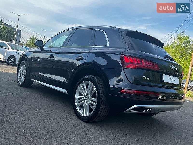 Позашляховик / Кросовер Audi Q5 2018 в Луцьку