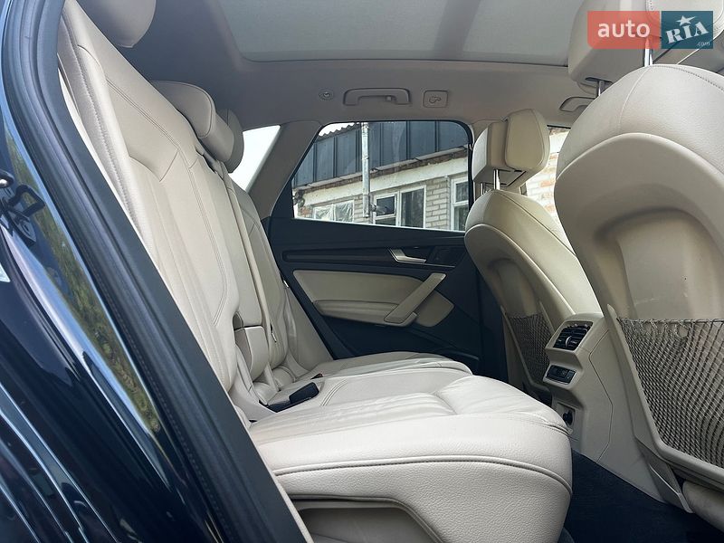 Позашляховик / Кросовер Audi Q5 2018 в Луцьку