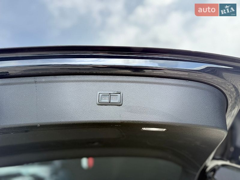 Позашляховик / Кросовер Audi Q5 2018 в Львові