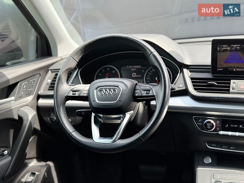 Позашляховик / Кросовер Audi Q5 2018 в Львові