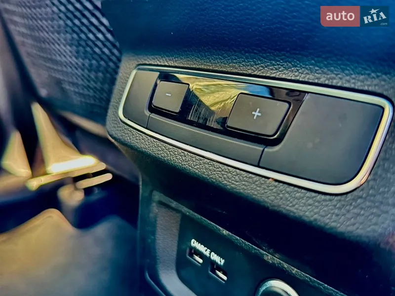Audi Q5 2019 VIN WA1E2AFY6L2052285 фото оголошення 34 з 86