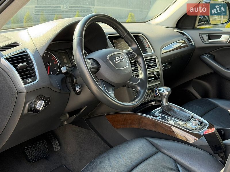 Внедорожник / Кроссовер Audi Q5 2015 в Ужгороде
