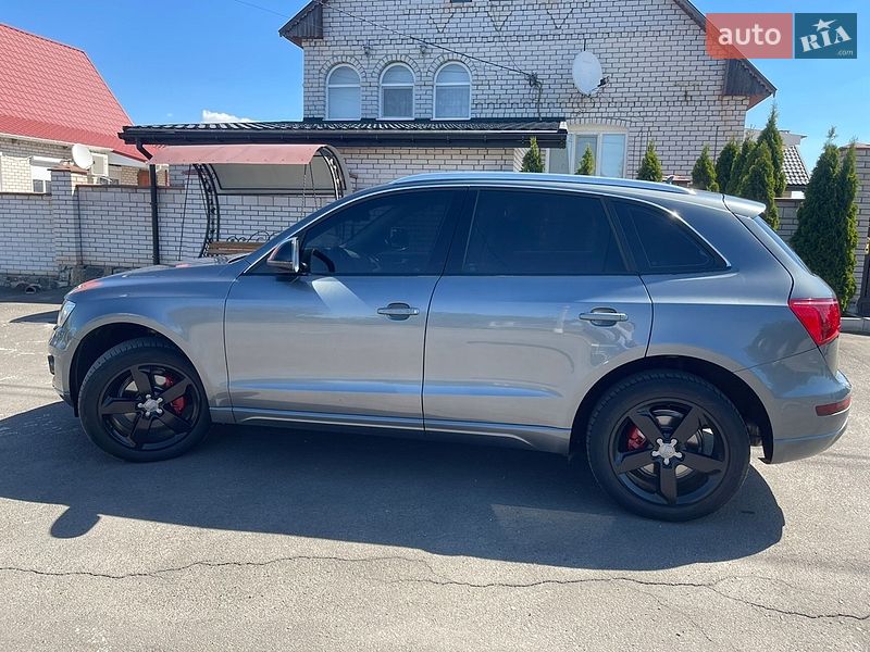 Позашляховик / Кросовер Audi Q5 2011 в Новоархангельську