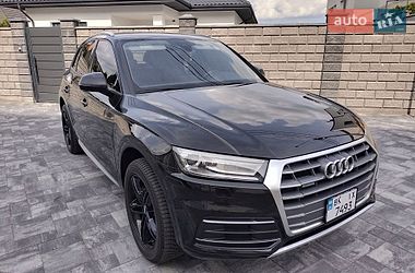 Позашляховик / Кросовер Audi Q5 2017 в Рівному