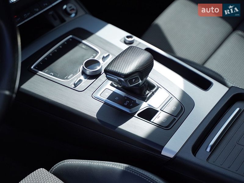 Позашляховик / Кросовер Audi Q5 2018 в Львові