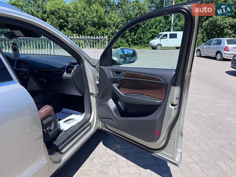 Внедорожник / Кроссовер Audi Q5 2014 в Нововолынске