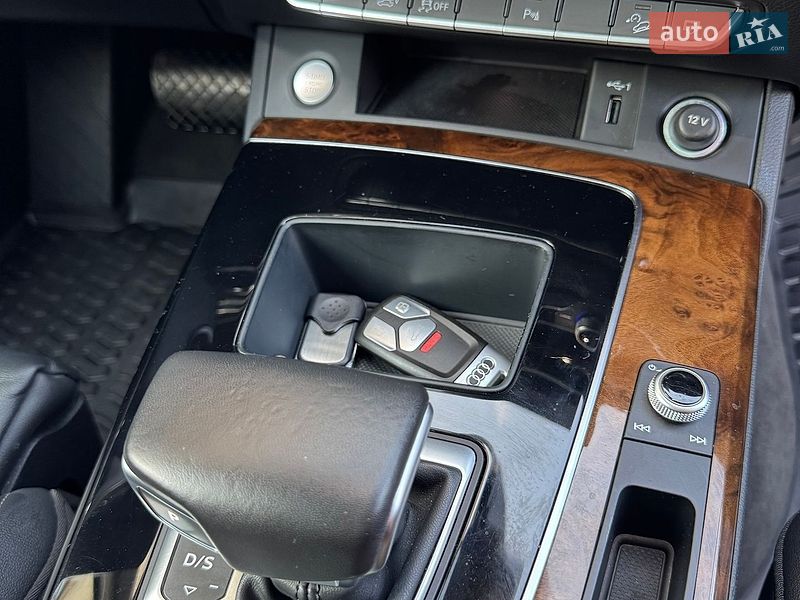 Внедорожник / Кроссовер Audi Q5 2023 в Киеве