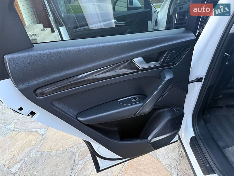 Внедорожник / Кроссовер Audi Q5 2018 в Надворной