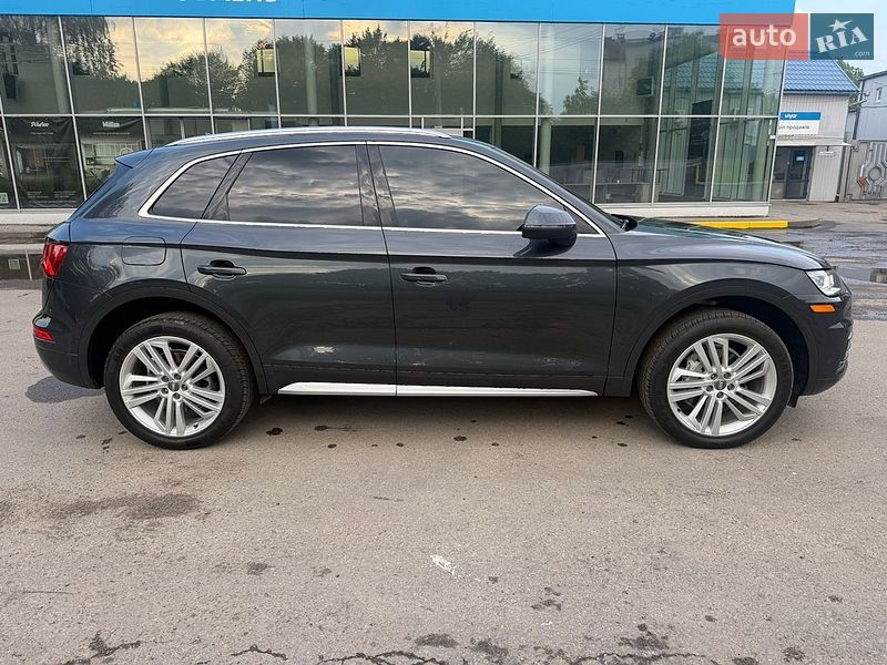 Позашляховик / Кросовер Audi Q5 2020 в Івано-Франківську