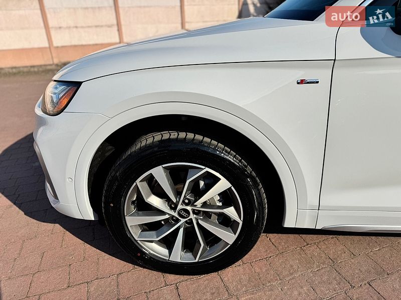 Внедорожник / Кроссовер Audi Q5 2023 в Стрые