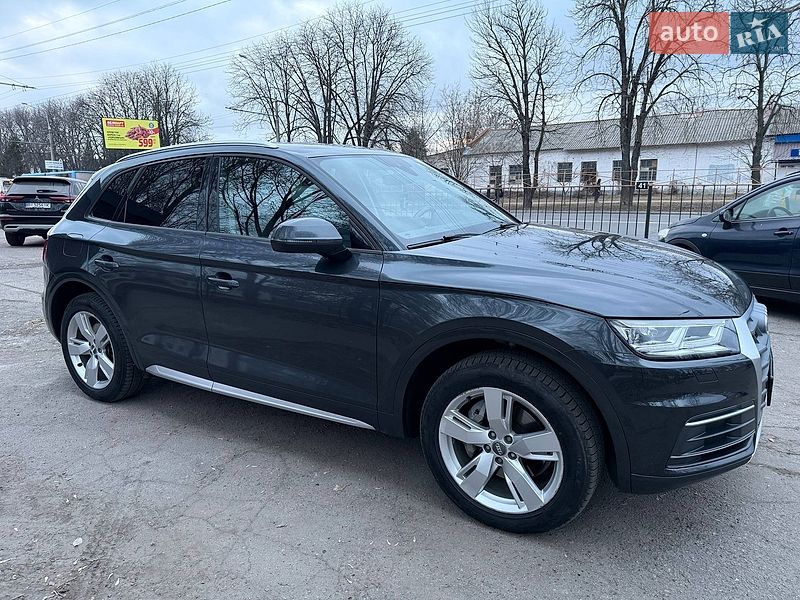 Позашляховик / Кросовер Audi Q5 2017 в Полтаві