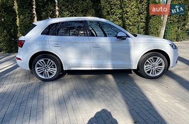 Внедорожник / Кроссовер Audi Q5 2017 в Шепетовке