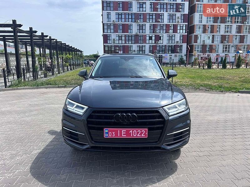 Позашляховик / Кросовер Audi Q5 2018 в Києві