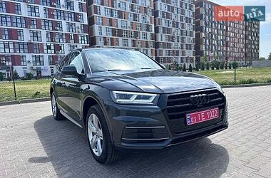Позашляховик / Кросовер Audi Q5 2018 в Києві