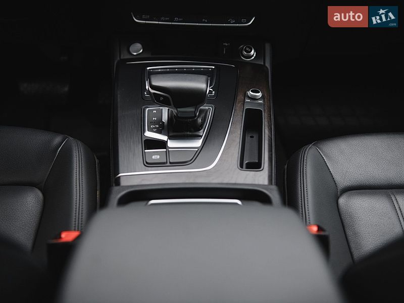 Внедорожник / Кроссовер Audi Q5 2019 в Тернополе