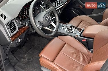 Внедорожник / Кроссовер Audi Q5 2017 в Хмельницком