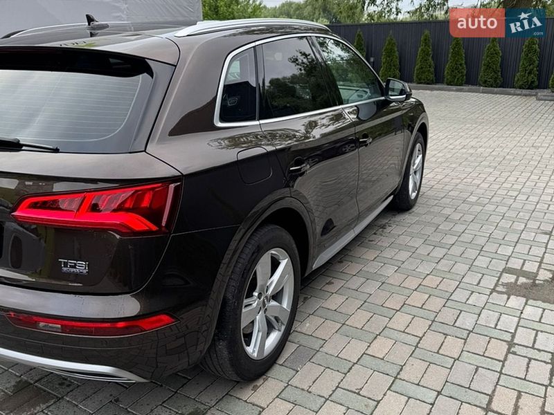 Внедорожник / Кроссовер Audi Q5 2017 в Хмельницком