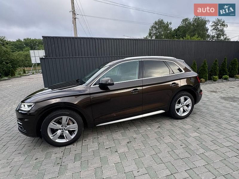 Внедорожник / Кроссовер Audi Q5 2017 в Хмельницком