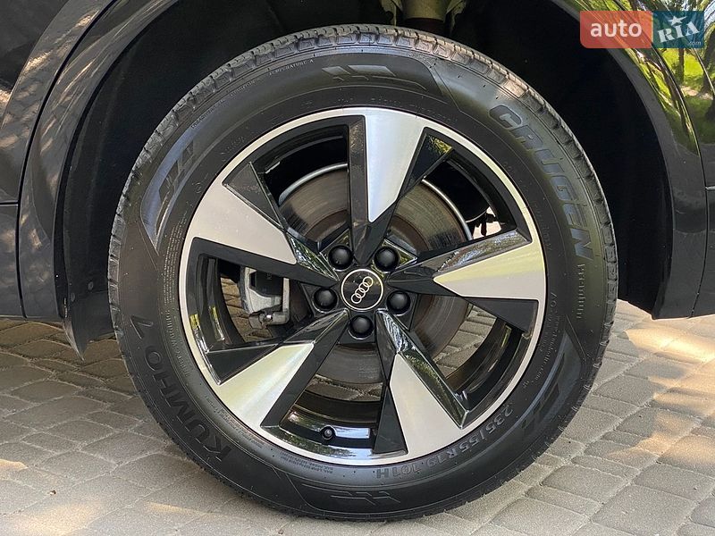 Позашляховик / Кросовер Audi Q5 2023 в Києві