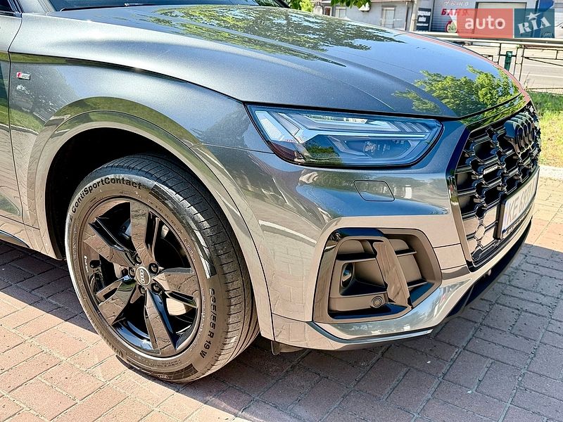 Внедорожник / Кроссовер Audi Q5 2020 в Киеве