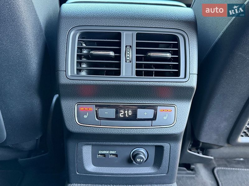 Внедорожник / Кроссовер Audi Q5 2020 в Киеве