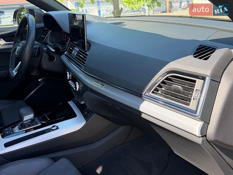 Внедорожник / Кроссовер Audi Q5 2020 в Киеве