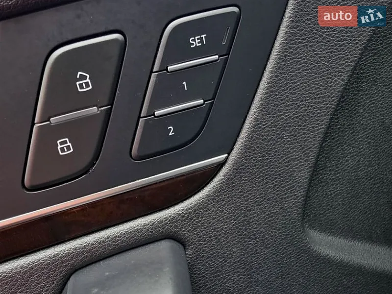 Audi Q5 2018 VIN WA1ANAFY0J2207500 фото оголошення 27 з 82