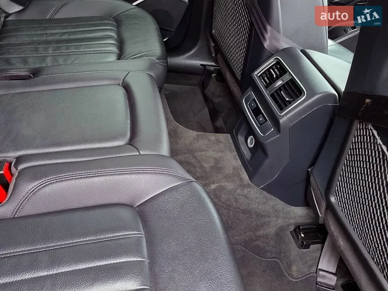 Audi Q5 2018 VIN WA1ANAFY0J2207500 фото оголошення 31 з 82