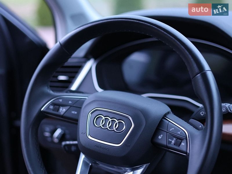 Внедорожник / Кроссовер Audi Q5 2023 в Долине