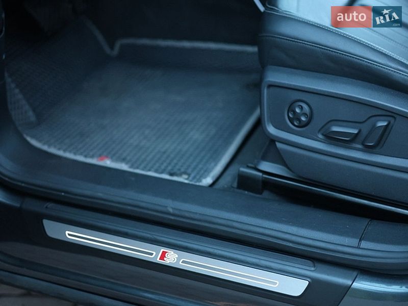 Внедорожник / Кроссовер Audi Q5 2023 в Долине
