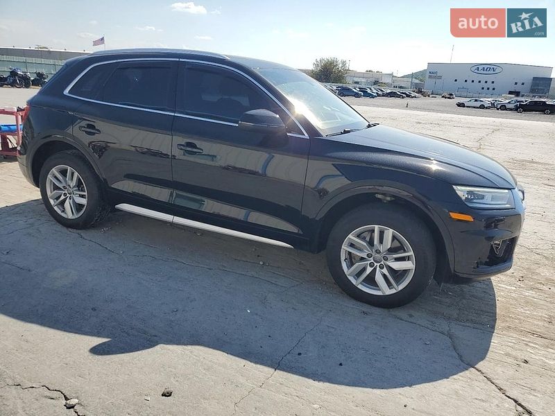 Внедорожник / Кроссовер Audi Q5 2020 в Киеве