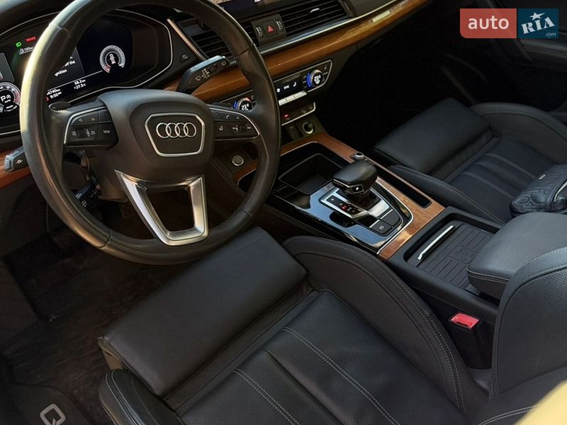 Позашляховик / Кросовер Audi Q5 2020 в Ірпені