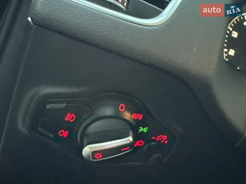 Audi Q5 2012 VIN WA1LFAFP2DA020010 фото оголошення 24 з 58
