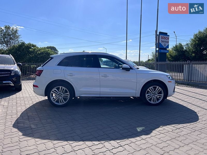 Внедорожник / Кроссовер Audi Q5 2018 в Нововолынске