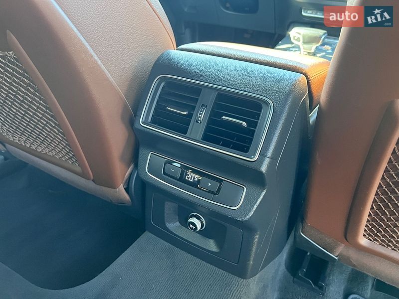 Внедорожник / Кроссовер Audi Q5 2018 в Нововолынске