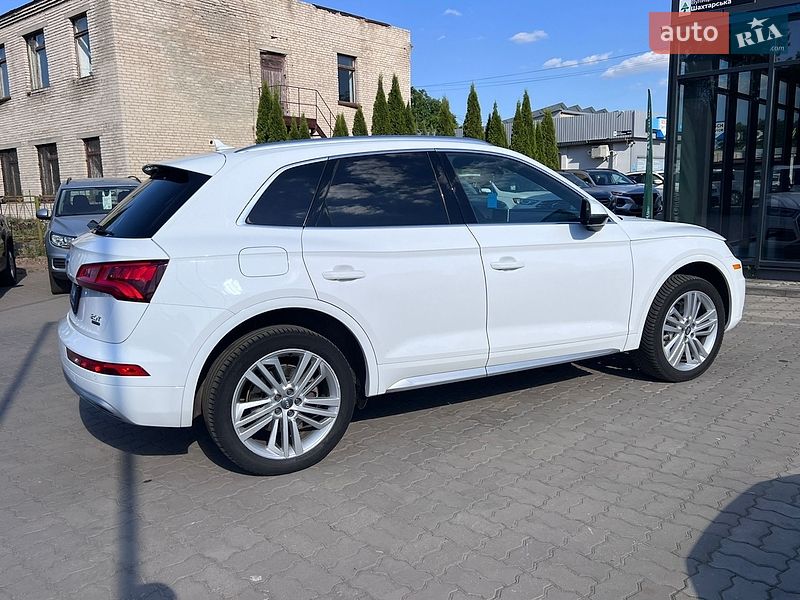 Внедорожник / Кроссовер Audi Q5 2018 в Нововолынске