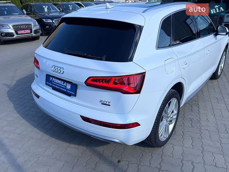 Внедорожник / Кроссовер Audi Q5 2018 в Нововолынске