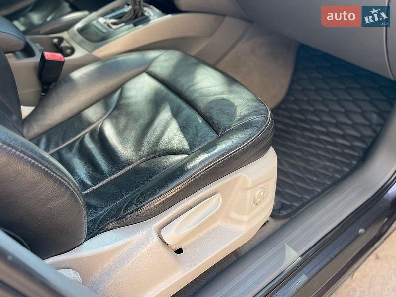 Внедорожник / Кроссовер Audi Q5 2010 в Хусте