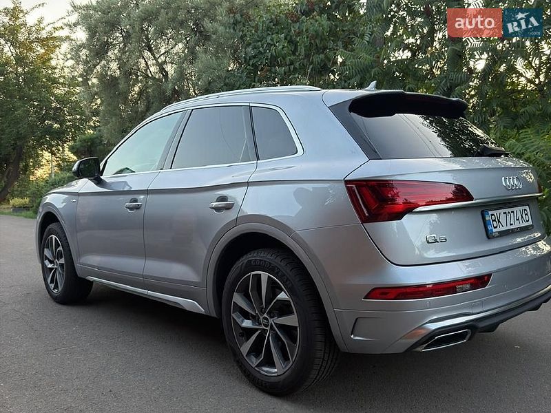 Внедорожник / Кроссовер Audi Q5 2022 в Ровно