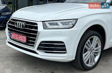 Внедорожник / Кроссовер Audi Q5 2018 в Ровно