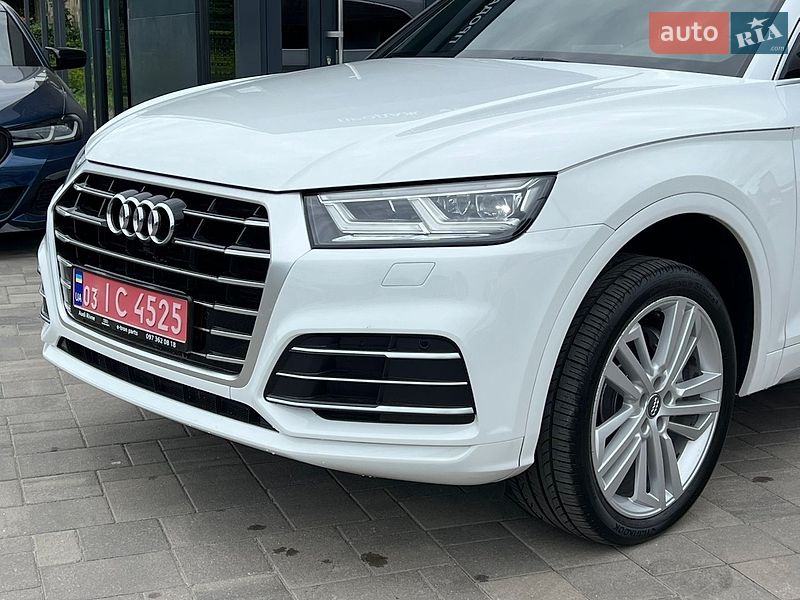 Внедорожник / Кроссовер Audi Q5 2018 в Ровно