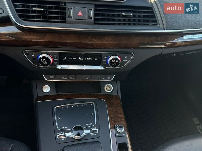 Внедорожник / Кроссовер Audi Q5 2017 в Хмельницком