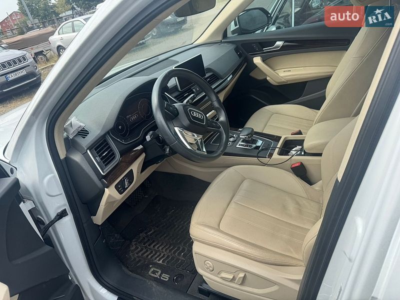 Позашляховик / Кросовер Audi Q5 2019 в Києві