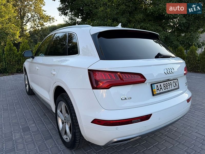 Позашляховик / Кросовер Audi Q5 2017 в Чернівцях фото 4 Позашляховик / Кросовер Audi Q5 2017 в Чернівцях