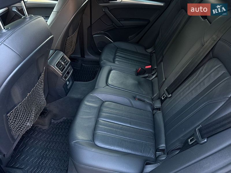 Позашляховик / Кросовер Audi Q5 2017 в Чернівцях фото 14 Позашляховик / Кросовер Audi Q5 2017 в Чернівцях