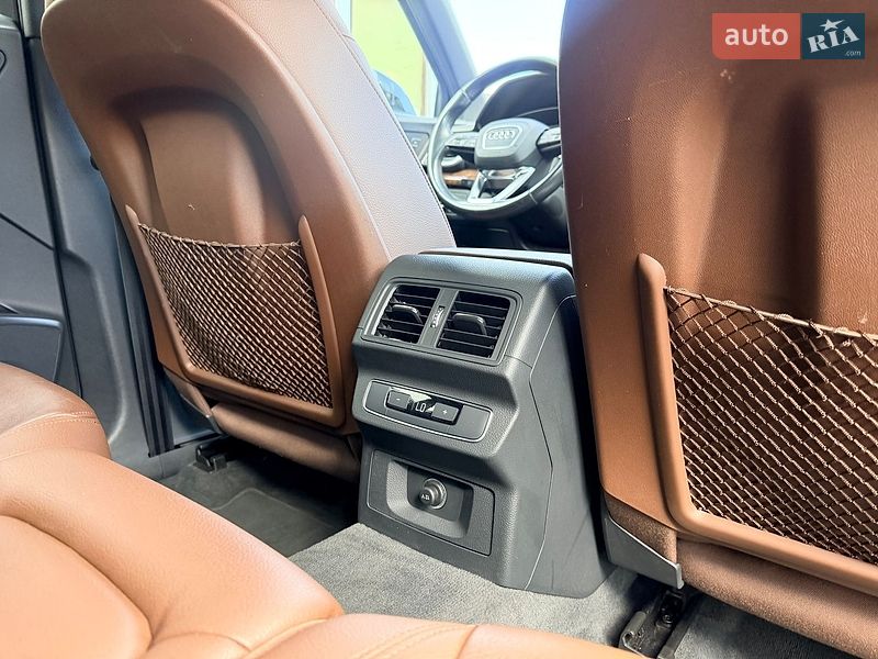 Внедорожник / Кроссовер Audi Q5 2020 в Киеве