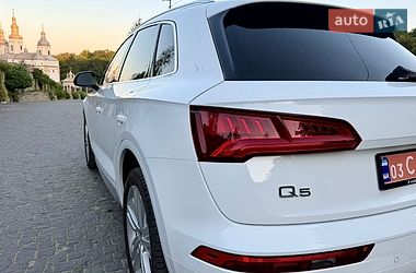 Внедорожник / Кроссовер Audi Q5 2018 в Черновцах