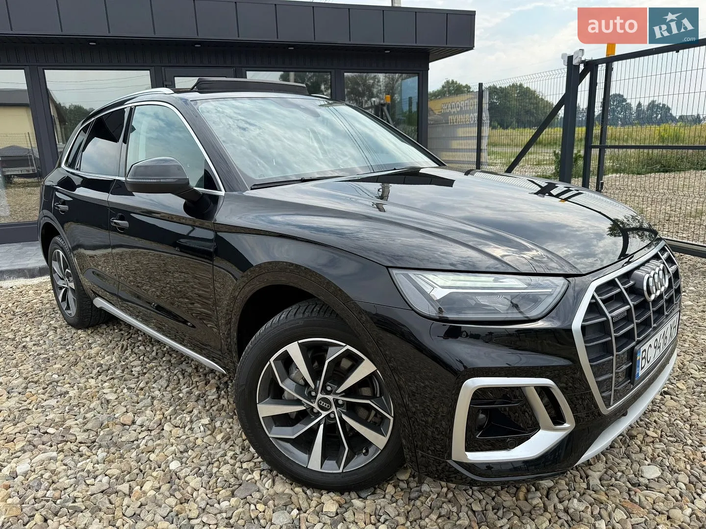 Audi Q5 2021 VIN WA1AAAFY7M2118488 фото оголошення 6 з 111