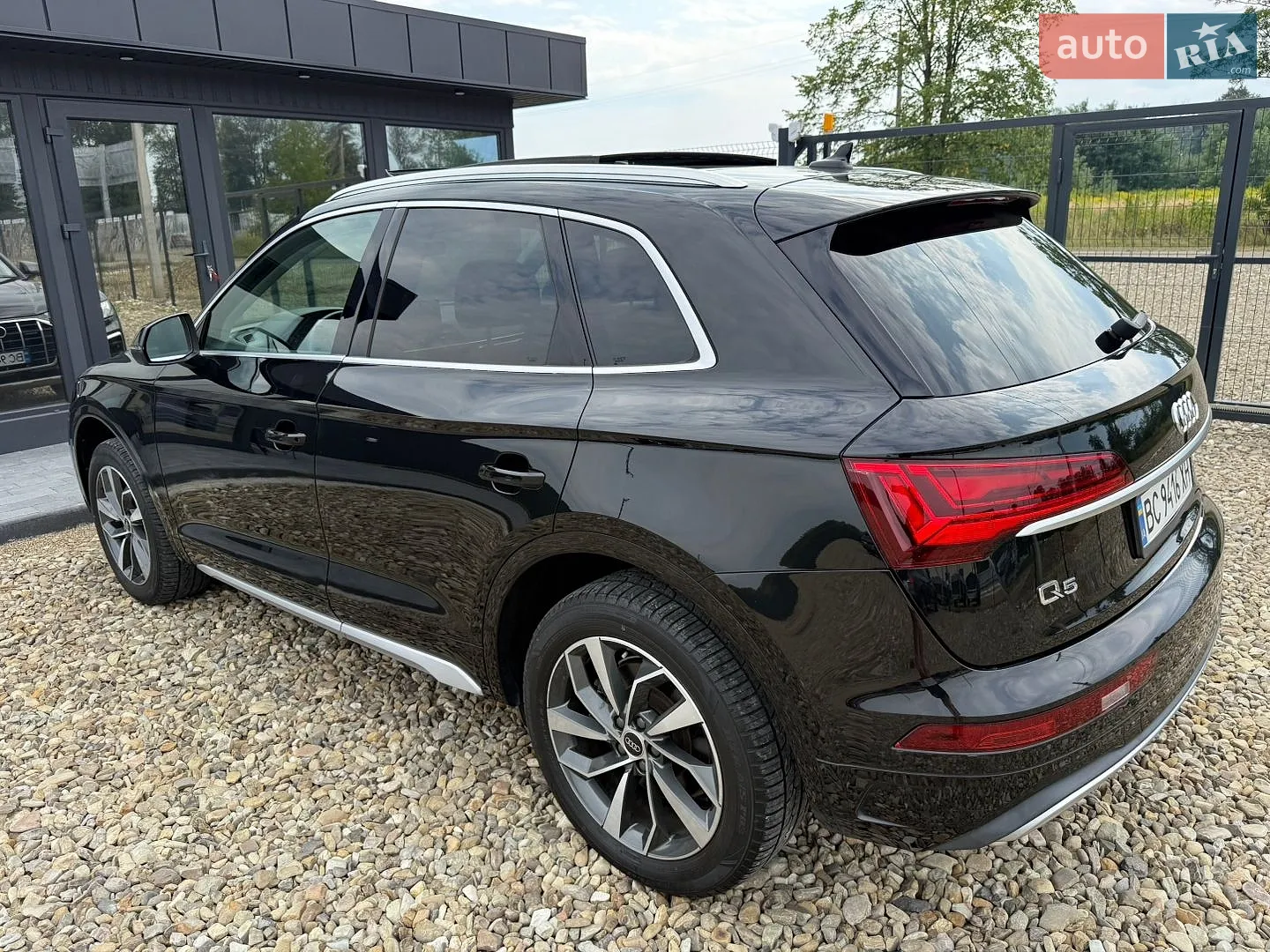 Audi Q5 2021 VIN WA1AAAFY7M2118488 фото оголошення 36 з 111